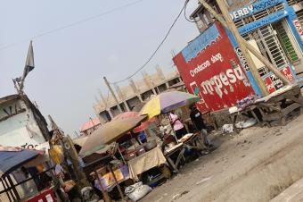 Vente parcelle type locataires  Ngiri ngiri non loin du macadam
