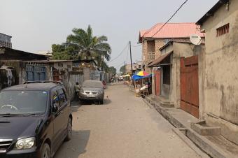 Vente parcelle type locataires  Ngiri ngiri non loin du macadam