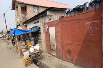 Vente parcelle type locataires  Ngiri ngiri non loin du macadam