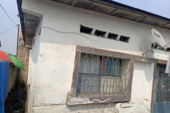 Vente parcelle type locataires  Ngiri ngiri non loin du macadam