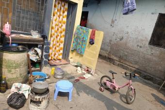 Vente parcelle type locataires  Ngiri ngiri non loin du macadam