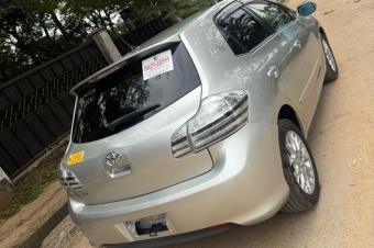 TOYOTA BLADE SANS PLAQUE A VENDRE 