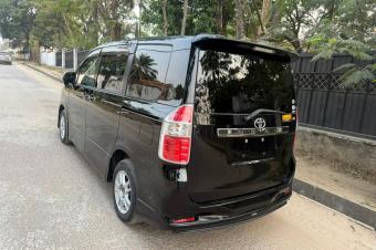 TOYOTA NOHA 3 A VENDRE  KINSHASA 