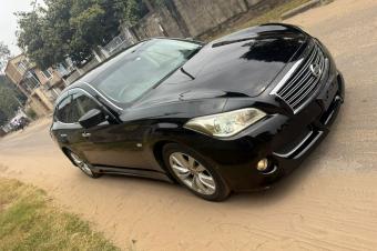 NISSAN FUGA A VENDRE  KINSHASA 