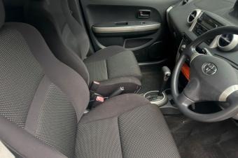 TOYOTA IST SANS PLAQUE  VENDRE 