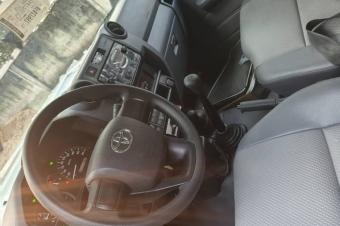 TOYOTA LAND CRUISER HARDTOP AMBULANCES 2025  Prix  78.000 AZUI SUKA SUKA SVP.   MANUELS DIESELS 00.0 KILOMTRES58klm CLIMATISATION IMPECCABLES LOCALISATION CHEZ MOI