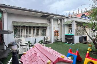 Villa  Gombe 20 sur 25m 1.200.000