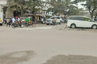 Immeuble  vendre dans la Commune de bandalugwa au Quartier adoula sur macadam 