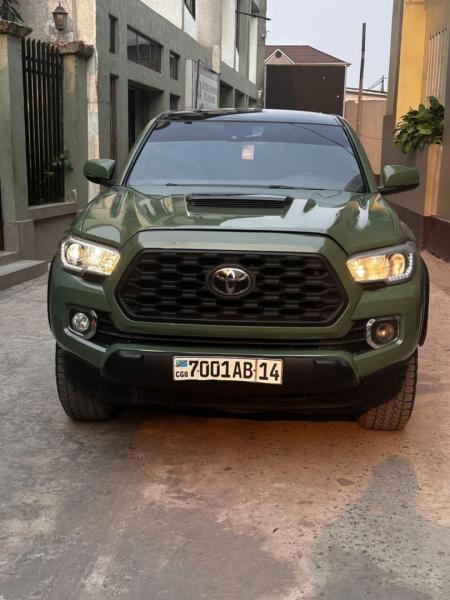 Toyota TacomaTRD  anne de fabrication 2020  Volant gauche automatique  essence  6 Cylindre  Intrieur en cuir Camra de recule  impeccable  bon prix  prix 34.000  offre