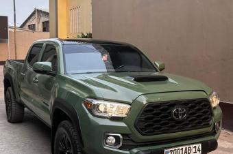 Toyota TacomaTRD  anne de fabrication 2020  Volant gauche automatique  essence  6 Cylindre  Intrieur en cuir Camra de recule  impeccable  bon prix  prix 34.000  offre