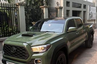 Toyota TacomaTRD  anne de fabrication 2020  Volant gauche automatique  essence  6 Cylindre  Intrieur en cuir Camra de recule  impeccable  bon prix  prix 34.000  offre