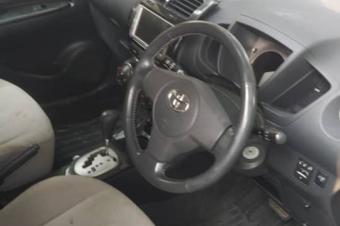 DEUX PICES DES TOYOTA IST NOUVEAU SANS PLAQUE 2014  PRIX  8.000 LISOLO MUKIE KK.   AUTOMATIQUE ESSENCE KILOMTRAGE TRS FAIBLES CLIMATISATION IMPECCABLES LOCALISATION KITA