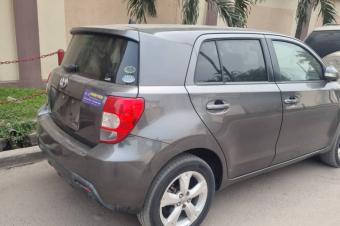 DEUX PICES DES TOYOTA IST NOUVEAU SANS PLAQUE 2014  PRIX  8.000 LISOLO MUKIE KK.   AUTOMATIQUE ESSENCE KILOMTRAGE TRS FAIBLES CLIMATISATION IMPECCABLES LOCALISATION KITA