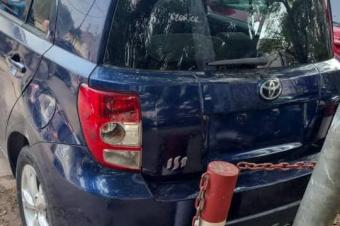 DEUX PICES DES TOYOTA IST NOUVEAU SANS PLAQUE 2014  PRIX  8.000 LISOLO MUKIE KK.   AUTOMATIQUE ESSENCE KILOMTRAGE TRS FAIBLES CLIMATISATION IMPECCABLES LOCALISATION KITA