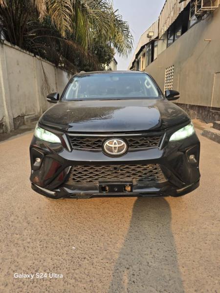 Fortuner  Anne 2020 Faible kilomtrage  Sans plaque  Plaque BV en cours  Prix 36.000 nazuii