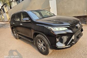 Fortuner  Anne 2020 Faible kilomtrage  Sans plaque  Plaque BV en cours  Prix 36.000 nazuii
