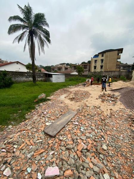 Terrain  vendre  macampagne  sur la place commerciale 