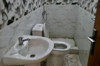 Immeuble  Lingwala R3 5 sur 25m 240.000