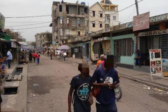 Vente parcelle inclus dun btiment type locataires dans la Commune de Kinshasa 