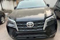 Toyota fortune 2024  Full options  Volant gauche  Automatique  Kilométrage 82  Moteur impeccable ?  Prix : 50.000$ à discuté légèrement  Localisation appel ?  Offre directe automobile_motos_velos_engins_et_pieces