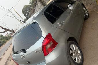 TOYOTA YARIS A VENDRE 