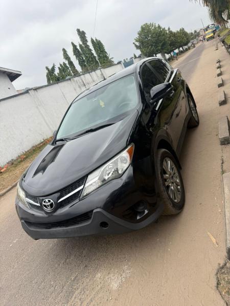 TOYOTA NEW RAV4 SANS PLAQUE  VENDRE 
