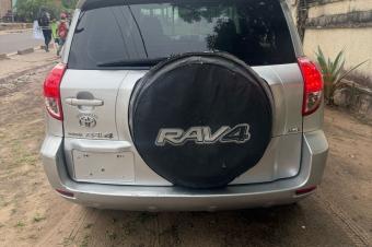 TOYOTA RAV4 A VENDRE