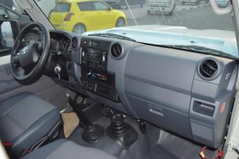 Toyota Landcruiser lx3 portires