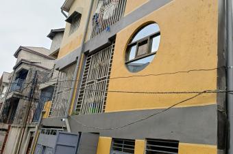 Immeuble de R2  vendre type locatifs  Limete premire rue funa forgeron 