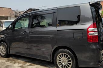 TOYOTA NOHA A VENDRE  KINSHASA 