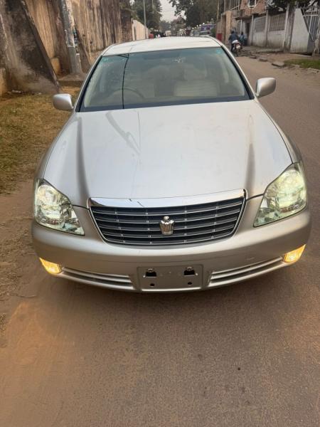 TOYOTA CROWN A VENDRE  KINSHASA 