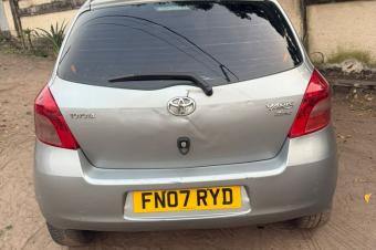 TOYOTA YARIS  A VENDRE 