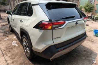 RAV4 HYBRIDE A VENDRE 