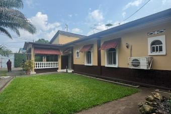 Villa  Binza Village 20 sur 25m 400.000