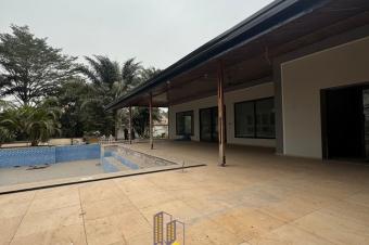 Villa  louer  Ngaliema 10.000 le mois