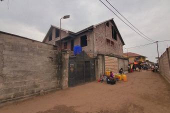 Vente parcelle inclus dun immeuble de R1  Bibwa Nsele  investissement avec revenus 