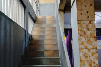 Immeuble dun niveau R1  vendre  Matete  95.000 Rf. Amos Mbayo