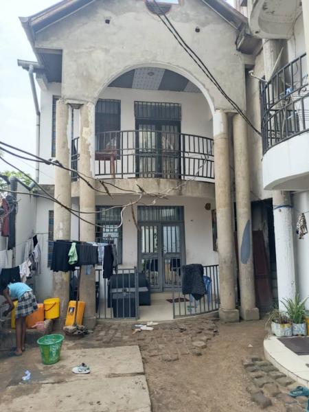 NGALIMAGRAMALUC MISE EN VENTE DUN BTIMENT R2 DE 5 APPARTEMENTS