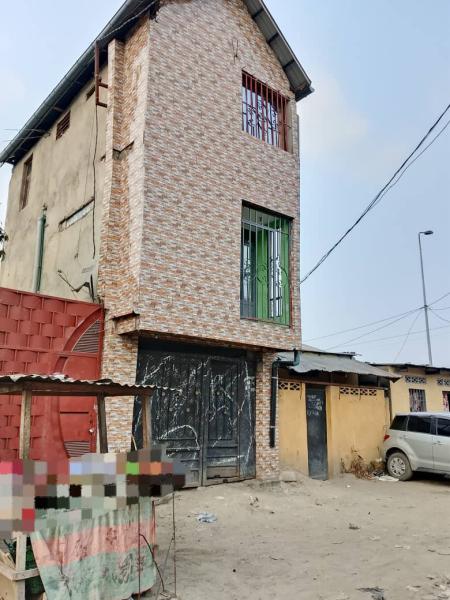 Investissement rentable  Immeuble Locatif   vendre 400mois  Matete