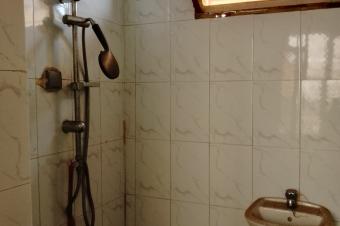 Investissement rentable  Immeuble Locatif   vendre 400mois  Matete