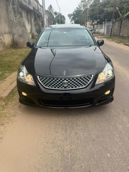 TOYOTA CROWN SANS PLAQUE  VENDRE 