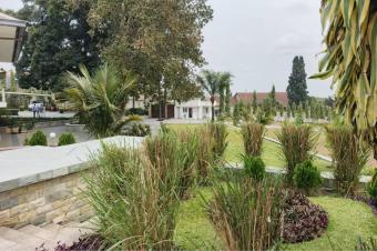 GRANDE PARCELLE  VENDRE   BINZA PIGEONNGALIEMA 