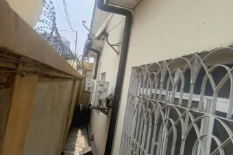 Grande parcelle meuble  vendre  Barumbu Quartier Bon March