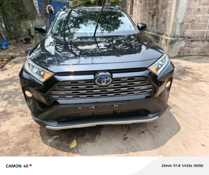 Rav 4 hybrid 2020 Volant droit  Sans plaque  Prix 17.000  Localisation kintambo