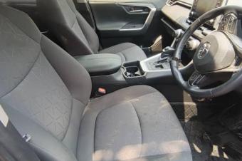 Rav 4 hybrid 2020 Volant droit  Sans plaque  Prix 17.000  Localisation kintambo