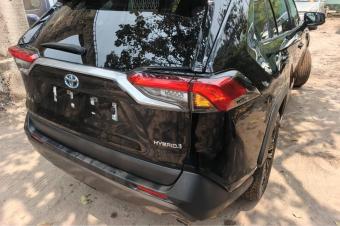 Rav 4 hybrid 2020 Volant droit  Sans plaque  Prix 17.000  Localisation kintambo