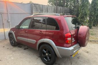 TOYOTA RAV4 INTERMDIAIRE 