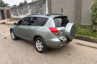 TOYOTA NEW RAV4 A VENDRE  KINSHASA 