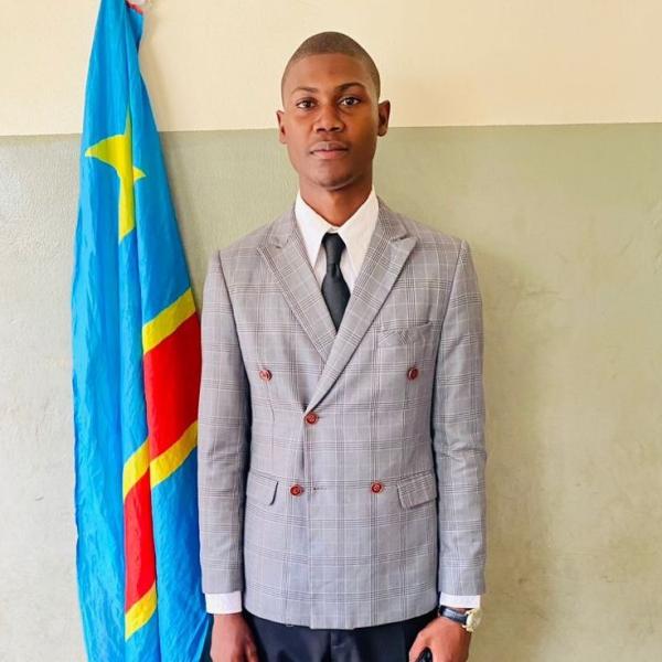Biographie de Lambassadeur DEO JUNIOR MAKAYANGA 