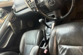 TOYOTA RAV4 INTERMDIAIRE A VENDRE  KINSHASA 